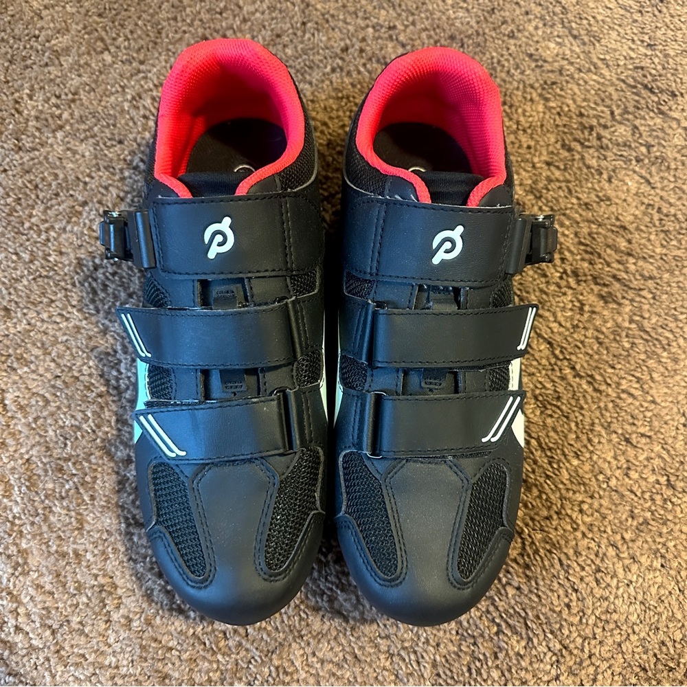 *SOLD* Peloton cycling shoes